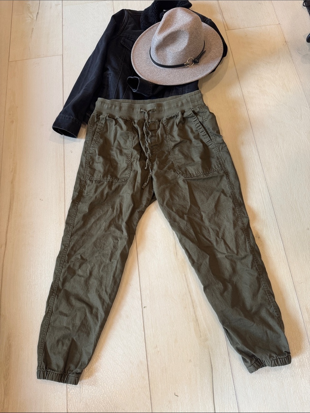GAP Olive Green Ankle-Length Drawstring Jogger Jeans